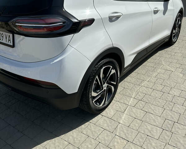 Білий Шевроле Bolt EV, об'ємом двигуна 0 л та пробігом 22 тис. км за 18500 $, фото 4 на Automoto.ua