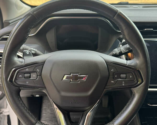 Белый Шевроле Bolt EV, объемом двигателя 0 л и пробегом 77 тыс. км за 21500 $, фото 14 на Automoto.ua