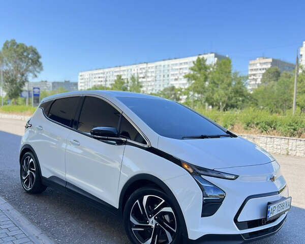 Белый Шевроле Bolt EV, объемом двигателя 0 л и пробегом 27 тыс. км за 18900 $, фото 2 на Automoto.ua