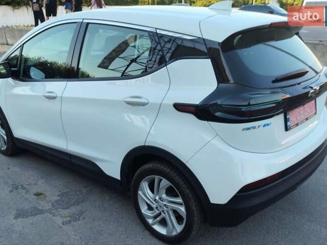Белый Шевроле Bolt EV, объемом двигателя 0 л и пробегом 50 тыс. км за 17990 $, фото 1 на Automoto.ua