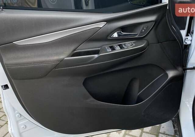 Белый Шевроле Bolt EV, объемом двигателя 0 л и пробегом 59 тыс. км за 16500 $, фото 14 на Automoto.ua
