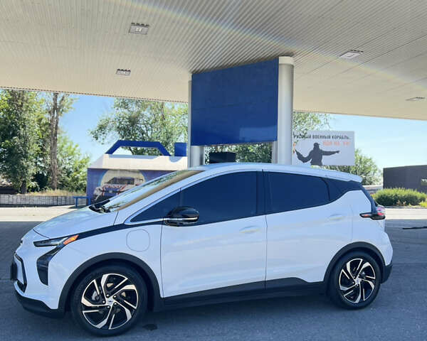 Белый Шевроле Bolt EV, объемом двигателя 0 л и пробегом 27 тыс. км за 18900 $, фото 9 на Automoto.ua