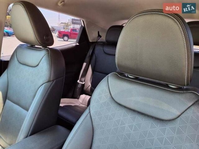 Белый Шевроле Bolt EV, объемом двигателя 0 л и пробегом 43 тыс. км за 5300 $, фото 8 на Automoto.ua