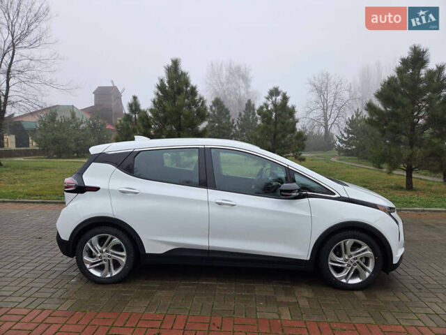 Белый Шевроле Bolt EV, объемом двигателя 0 л и пробегом 59 тыс. км за 17300 $, фото 10 на Automoto.ua