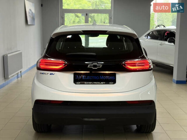 Белый Шевроле Bolt EV, объемом двигателя 0 л и пробегом 1 тыс. км за 20999 $, фото 8 на Automoto.ua