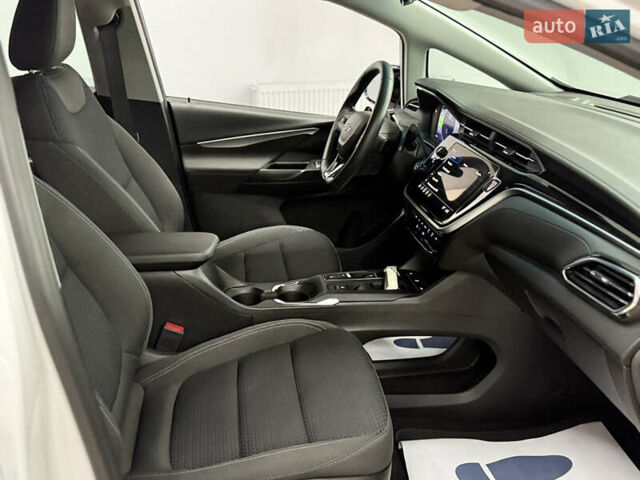 Белый Шевроле Bolt EV, объемом двигателя 0 л и пробегом 1 тыс. км за 20999 $, фото 11 на Automoto.ua