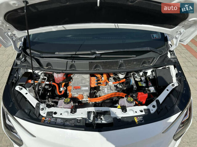 Белый Шевроле Bolt EV, объемом двигателя 0 л и пробегом 22 тыс. км за 18299 $, фото 23 на Automoto.ua