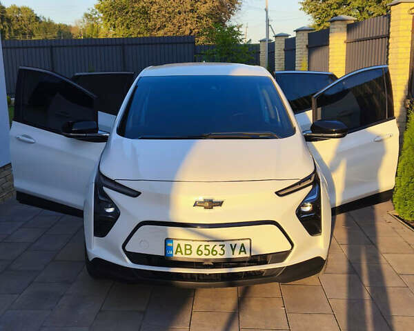 Білий Шевроле Bolt EV, об'ємом двигуна 0 л та пробігом 64 тис. км за 16700 $, фото 1 на Automoto.ua