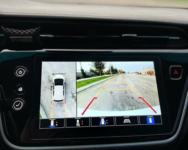 Белый Шевроле Bolt EV, объемом двигателя 0 л и пробегом 38 тыс. км за 19700 $, фото 7 на Automoto.ua