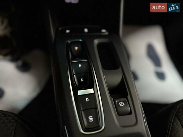 Белый Шевроле Bolt EV, объемом двигателя 0 л и пробегом 1 тыс. км за 20999 $, фото 16 на Automoto.ua