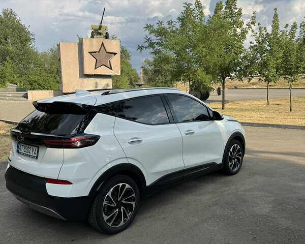Белый Шевроле Bolt EV, объемом двигателя 0 л и пробегом 77 тыс. км за 21500 $, фото 7 на Automoto.ua