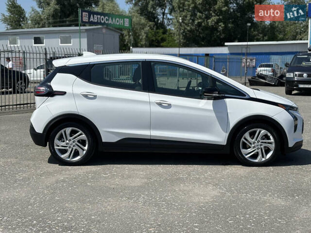 Белый Шевроле Bolt EV, объемом двигателя 0 л и пробегом 29 тыс. км за 19500 $, фото 2 на Automoto.ua