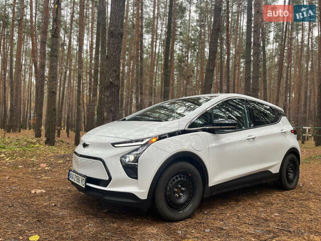 Белый Шевроле Bolt EV, объемом двигателя 0 л и пробегом 16 тыс. км за 18500 $, фото 2 на Automoto.ua