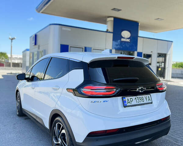 Белый Шевроле Bolt EV, объемом двигателя 0 л и пробегом 27 тыс. км за 18900 $, фото 7 на Automoto.ua