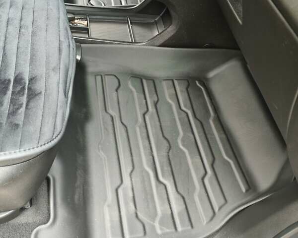 Белый Шевроле Bolt EV, объемом двигателя 0 л и пробегом 52 тыс. км за 17700 $, фото 8 на Automoto.ua