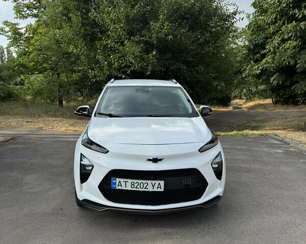 Белый Шевроле Bolt EV, объемом двигателя 0 л и пробегом 77 тыс. км за 21500 $, фото 1 на Automoto.ua