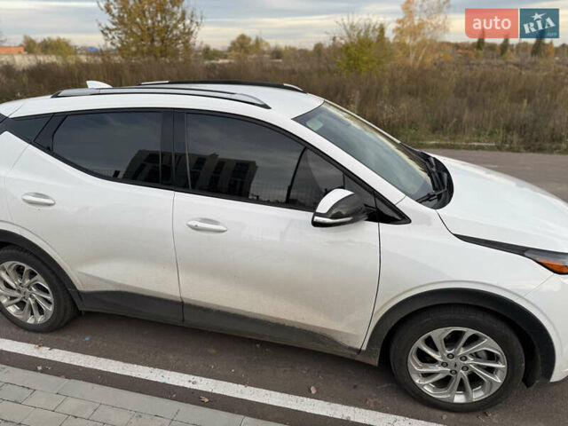 Белый Шевроле Bolt EV, объемом двигателя 0 л и пробегом 85 тыс. км за 19800 $, фото 3 на Automoto.ua