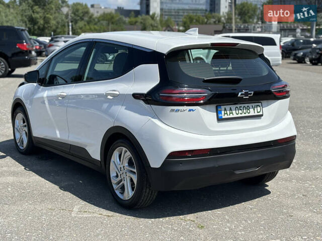 Белый Шевроле Bolt EV, объемом двигателя 0 л и пробегом 29 тыс. км за 19500 $, фото 5 на Automoto.ua
