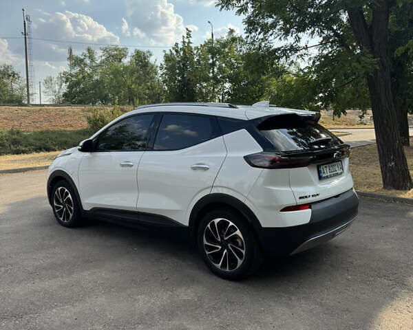 Белый Шевроле Bolt EV, объемом двигателя 0 л и пробегом 77 тыс. км за 21500 $, фото 4 на Automoto.ua