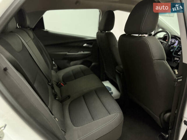 Белый Шевроле Bolt EV, объемом двигателя 0 л и пробегом 1 тыс. км за 20999 $, фото 18 на Automoto.ua