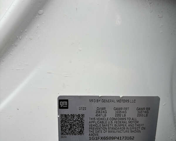 Белый Шевроле Bolt EV, объемом двигателя 0 л и пробегом 37 тыс. км за 18950 $, фото 39 на Automoto.ua