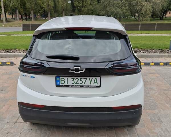 Белый Шевроле Bolt EV, объемом двигателя 0 л и пробегом 52 тыс. км за 17700 $, фото 3 на Automoto.ua