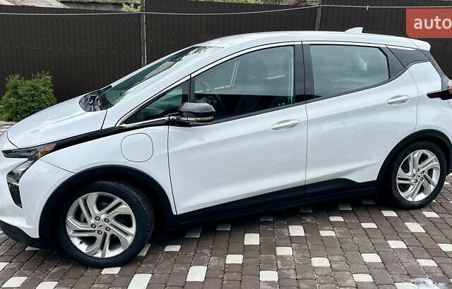 Белый Шевроле Bolt EV, объемом двигателя 0 л и пробегом 33 тыс. км за 17200 $, фото 4 на Automoto.ua