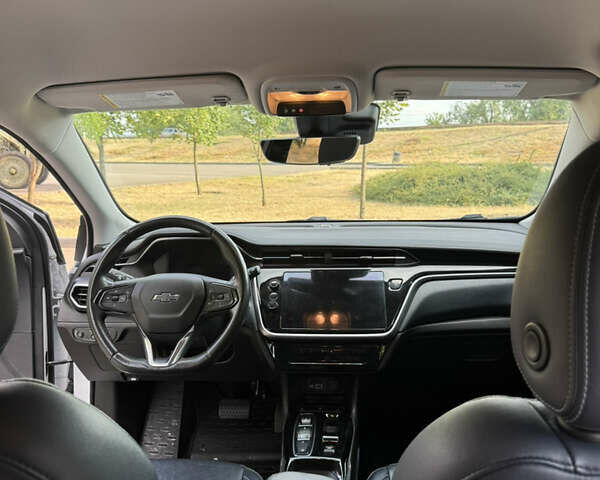 Белый Шевроле Bolt EV, объемом двигателя 0 л и пробегом 77 тыс. км за 21500 $, фото 12 на Automoto.ua