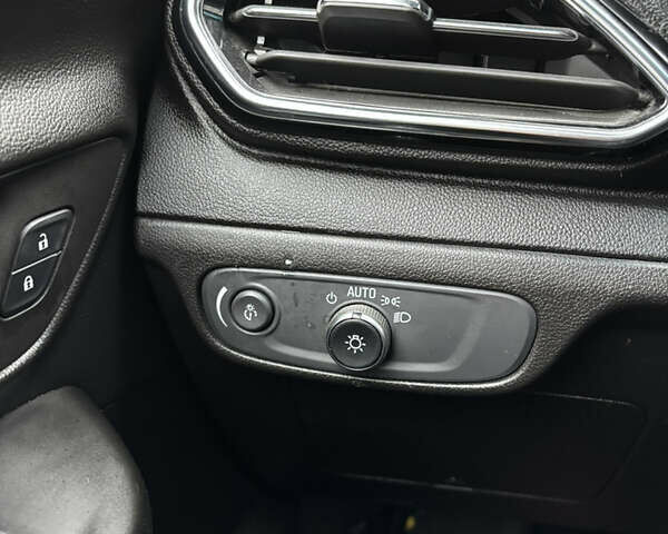 Белый Шевроле Bolt EV, объемом двигателя 0 л и пробегом 37 тыс. км за 18950 $, фото 34 на Automoto.ua