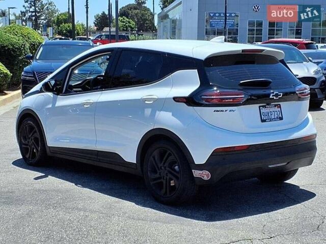 Белый Шевроле Bolt EV, объемом двигателя 0 л и пробегом 43 тыс. км за 5300 $, фото 4 на Automoto.ua