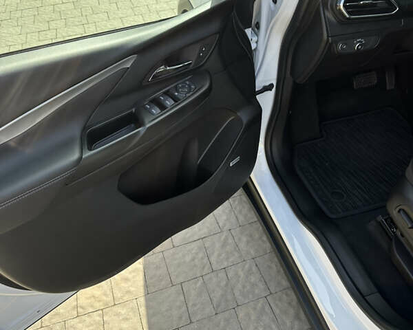 Белый Шевроле Bolt EV, объемом двигателя 0 л и пробегом 22 тыс. км за 18299 $, фото 20 на Automoto.ua