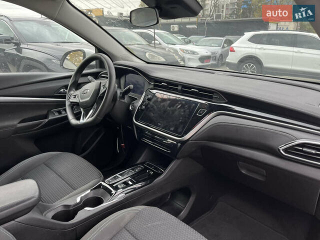 Белый Шевроле Bolt EV, объемом двигателя 0 л и пробегом 154 тыс. км за 15700 $, фото 17 на Automoto.ua