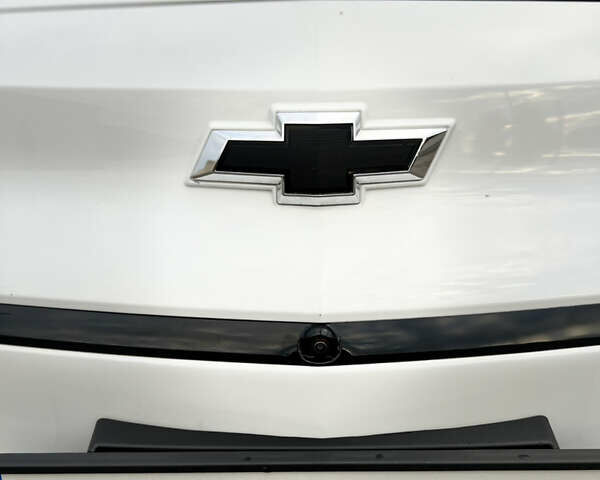 Белый Шевроле Bolt EV, объемом двигателя 0 л и пробегом 38 тыс. км за 19700 $, фото 17 на Automoto.ua