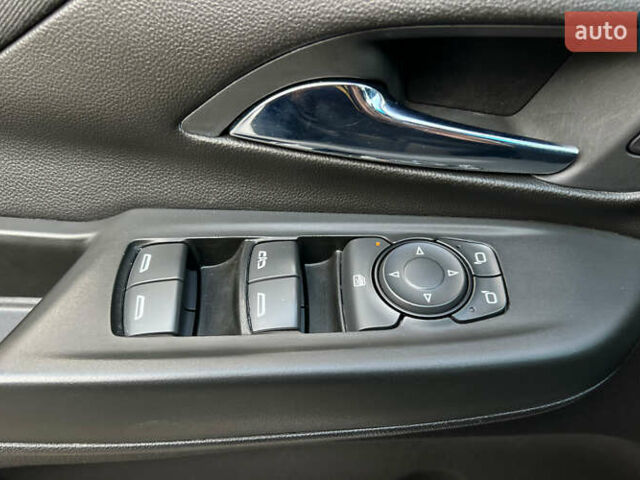 Белый Шевроле Bolt EV, объемом двигателя 0 л и пробегом 36 тыс. км за 18999 $, фото 22 на Automoto.ua