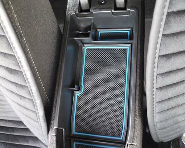 Белый Шевроле Bolt EV, объемом двигателя 0 л и пробегом 50 тыс. км за 17990 $, фото 11 на Automoto.ua