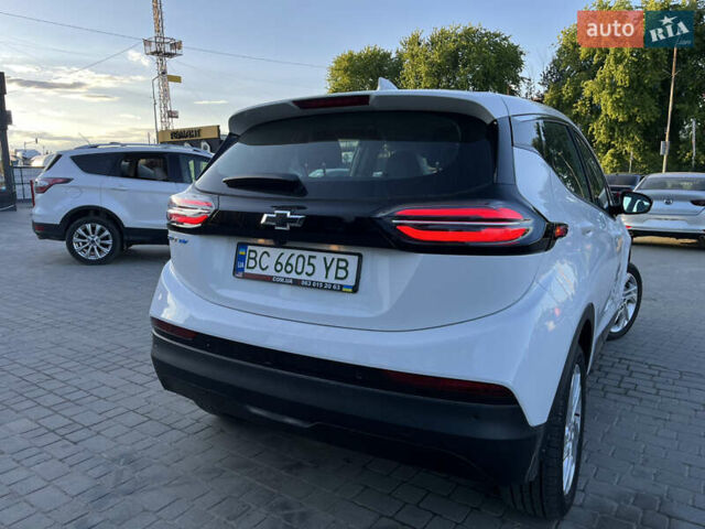 Белый Шевроле Bolt EV, объемом двигателя 0 л и пробегом 24 тыс. км за 17950 $, фото 5 на Automoto.ua