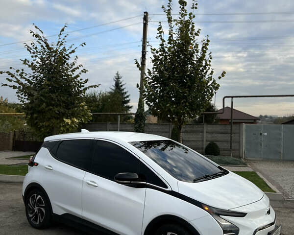 Белый Шевроле Bolt EV, объемом двигателя 0 л и пробегом 38 тыс. км за 19700 $, фото 4 на Automoto.ua