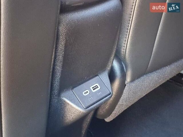 Белый Шевроле Bolt EV, объемом двигателя 0 л и пробегом 43 тыс. км за 5300 $, фото 25 на Automoto.ua