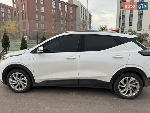 Белый Шевроле Bolt EV, объемом двигателя 0 л и пробегом 85 тыс. км за 19800 $, фото 7 на Automoto.ua