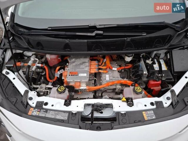 Белый Шевроле Bolt EV, объемом двигателя 0 л и пробегом 38 тыс. км за 20700 $, фото 20 на Automoto.ua