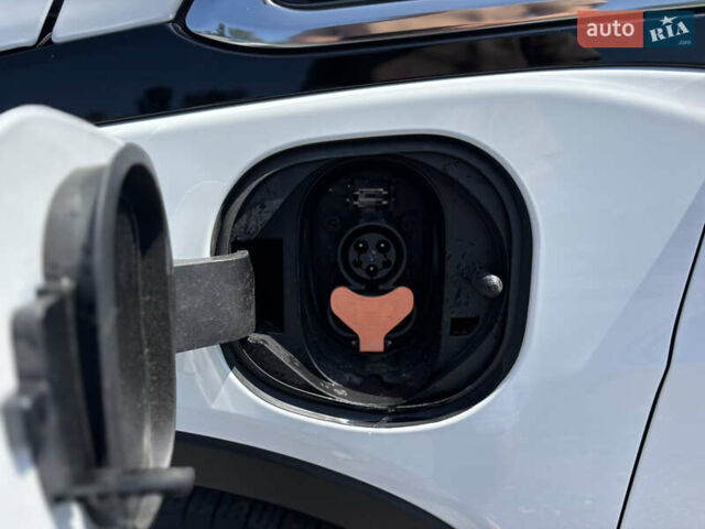 Белый Шевроле Bolt EV, объемом двигателя 0 л и пробегом 29 тыс. км за 19500 $, фото 27 на Automoto.ua