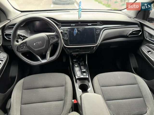 Белый Шевроле Bolt EV, объемом двигателя 0 л и пробегом 85 тыс. км за 19800 $, фото 8 на Automoto.ua