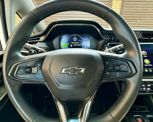 Белый Шевроле Bolt EV, объемом двигателя 0 л и пробегом 25 тыс. км за 22500 $, фото 3 на Automoto.ua