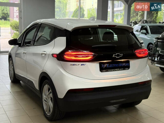 Белый Шевроле Bolt EV, объемом двигателя 0 л и пробегом 1 тыс. км за 20999 $, фото 7 на Automoto.ua