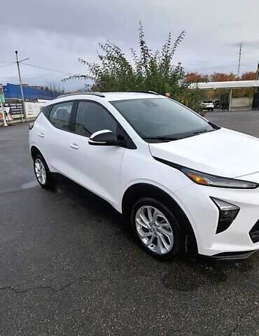 Белый Шевроле Bolt EV, объемом двигателя 0 л и пробегом 27 тыс. км за 19000 $, фото 3 на Automoto.ua