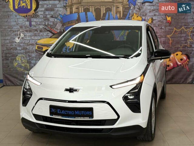 Белый Шевроле Bolt EV, объемом двигателя 0 л и пробегом 1 тыс. км за 20999 $, фото 4 на Automoto.ua