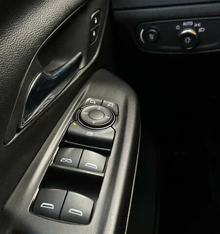 Белый Шевроле Bolt EV, объемом двигателя 0 л и пробегом 38 тыс. км за 19700 $, фото 13 на Automoto.ua