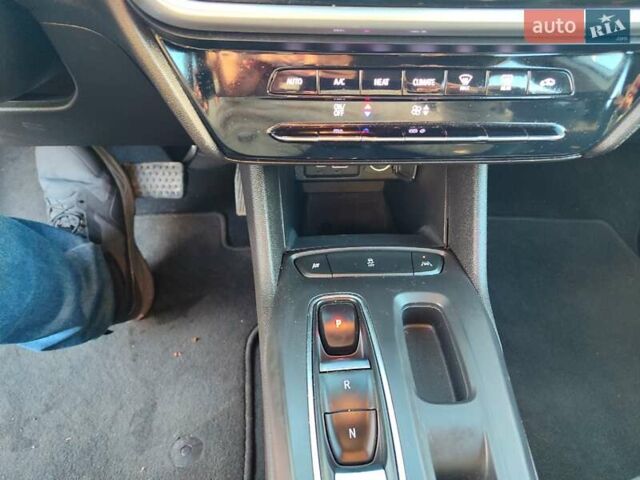 Белый Шевроле Bolt EV, объемом двигателя 0 л и пробегом 15 тыс. км за 18899 $, фото 31 на Automoto.ua