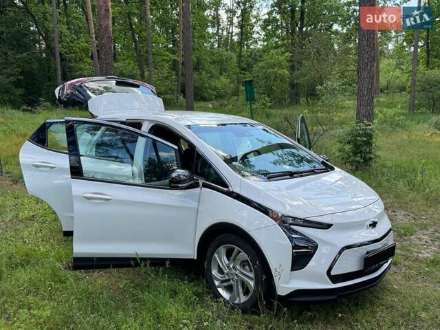 Белый Шевроле Bolt EV, объемом двигателя 0 л и пробегом 19 тыс. км за 21000 $, фото 2 на Automoto.ua