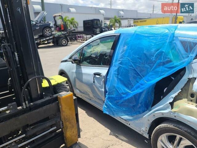 Белый Шевроле Bolt EV, объемом двигателя 0 л и пробегом 6 тыс. км за 14000 $, фото 22 на Automoto.ua